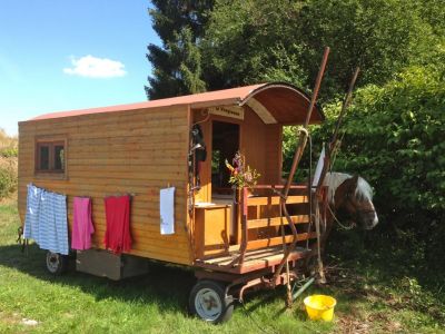 Entspannte Ferien mit Planwagen f�r die Familie
