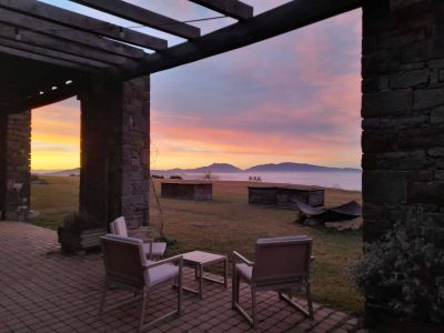 auf der terrasse im winter renatour berge sonnenuntergang