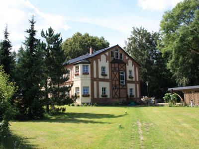 Einige Wohnungen sind in den Nebengeb�uden untergebracht.