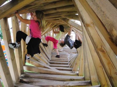 Familienurlaub in Tirol,Kletterger�st Kinder Spielplatz, Kinderclub