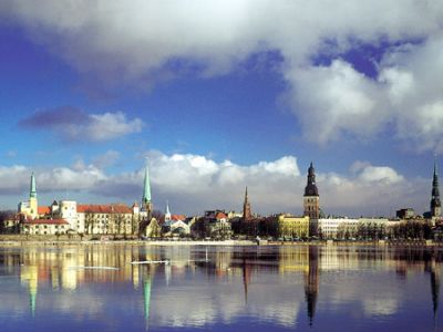 Individuelle Radreise in Baltischen L�ndern Riga am Wasser Lettland