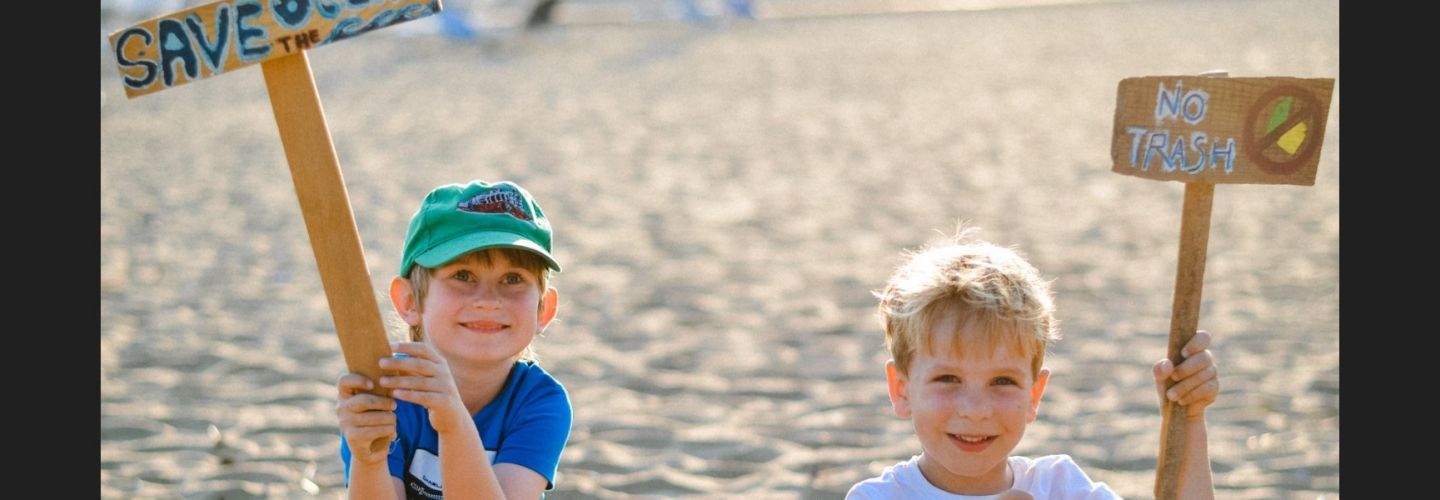 Nachhaltiger Tourismus bei ReNatour - Kids save the ocean, no trash