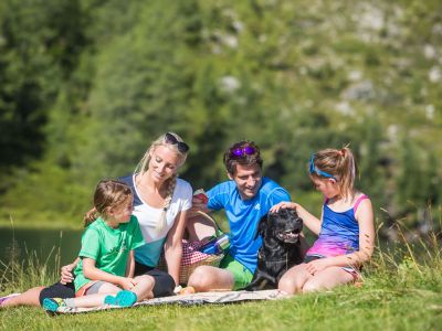 eltern-kind-urlaub oesterreich obertauern familie mit hund