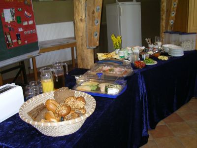 Fr�hst�cksbuffett im G�stehaus an der Ostsee mit vielen Bio-Produkten 