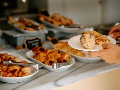 Teller mit K�stlichkeiten vom Fr�hst�ck