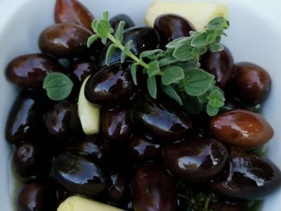 Frische Oliven Knoblauch