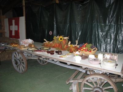 Familienwandern Schweiz Hof Bucheli in Brunnen am Vierwaldst�ttersee Fr�hst�cksbuffet