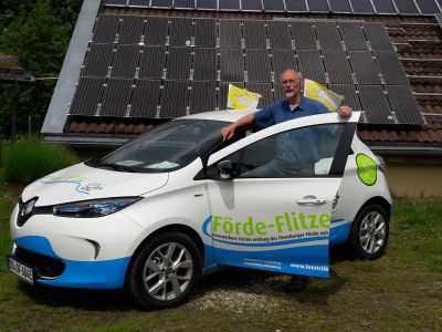 urlaub ostsee strand familie gluecksburg elektroauto