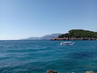 Ausflugsboot am Acheron Flussdelta