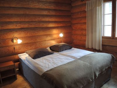 Familienurlaub Finnland Schlafzimmer der �ko-Blockh�tte Kaitola