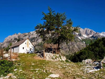 H�tte Albanien Bergblick